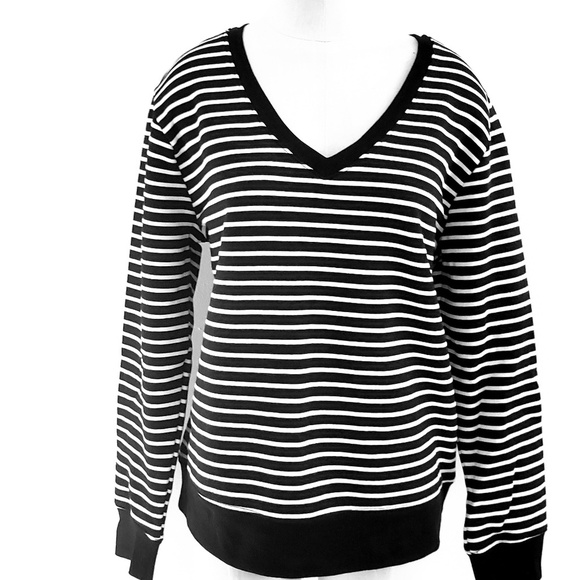 Women's striped long sleeve  V-Neck pullover - Picture 5 of 5